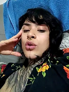 taaylor33 online show from November 20, 6:02 am