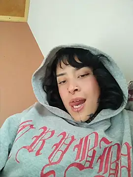 taaylor33 online show from April 3, 10:08 pm