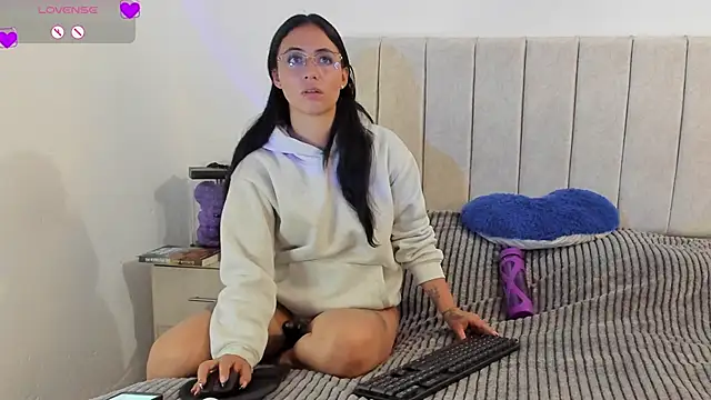 anny roberts online show from March 15, 9:10 pm