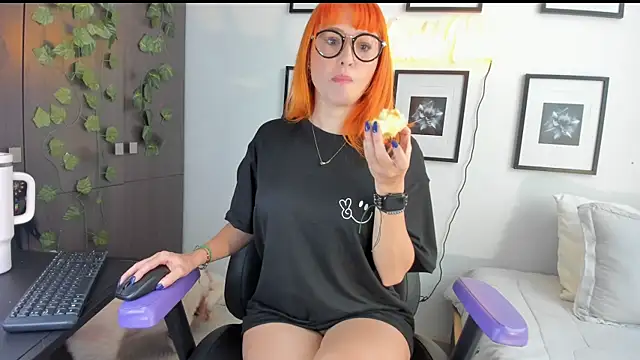 Annie Velas  online show from April 20, 9:27 pm