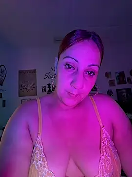 Snapshot of DeeLight124 chatting on August 4, 3:53 am DeeLight124 online show from August 4, 3:53 am