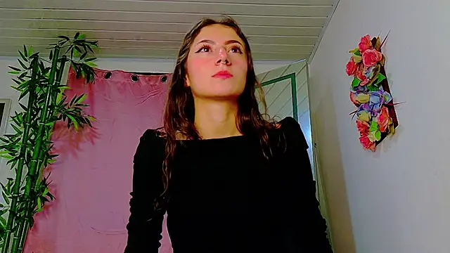 Snapshot of scarlet-jonesx chatting on May 15, 11:23 pm scarlet-jonesx online show from May 15, 11:23 pm