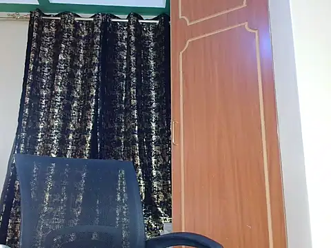 Snapshot of Cess_lavie chatting on April 23, 1:35 pm Cess lavie online show from April 23, 1:35 pm