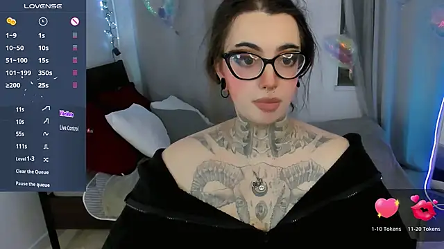 Snapshot of Dixi_Pixi_ chatting on February 22, 5:51 am Dixi Pixi online show from February 22, 5:51 am