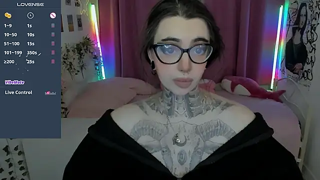 Snapshot of Dixi_Pixi_ chatting on February 28, 5:41 am Dixi Pixi online show from February 28, 5:41 am