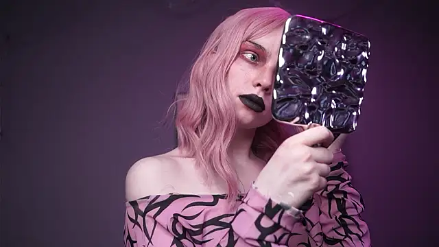 Snapshot of ginger_hugs chatting on February 13, 10:17 pm ginger hugs online show from February 13, 10:17 pm