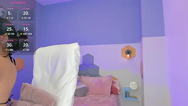 Snapshot of Chloe_fischer_ chatting on April 21, 3:28 pm Chloe fischer online show from April 21, 3:28 pm