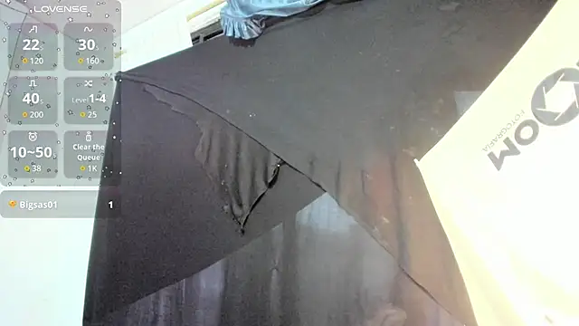 latinaStepmom online show from March 19, 11:20 pm