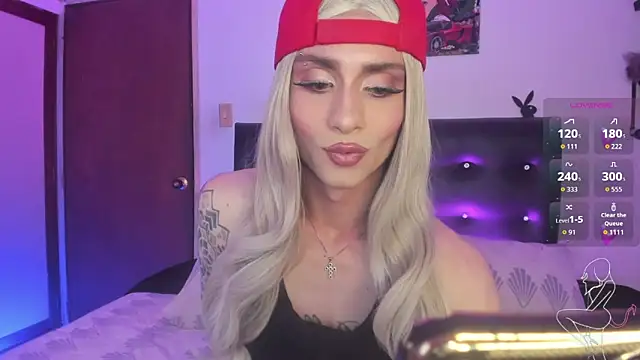 Snapshot of AngelsJones21 chatting on May 13, 5:10 pm AngelsJones21 online show from May 13, 5:10 pm