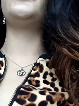 LisbethMoore  online show from April 14, 4:35 pm