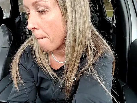 sweethotmilf888 online show from March 27, 1:00 pm