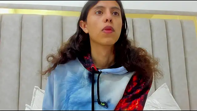 FreyaMoller online show from December 1, 1:16 pm