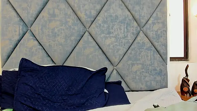 FreyaMoller online show from January 13, 1:49 pm