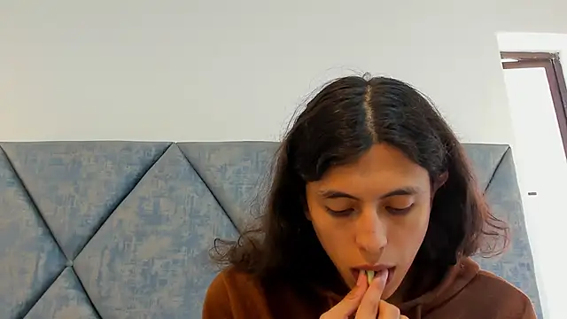 FreyaMoller online show from February 4, 8:58 pm