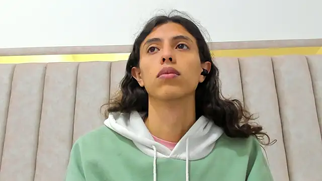 FreyaMoller online show from March 18, 6:55 pm