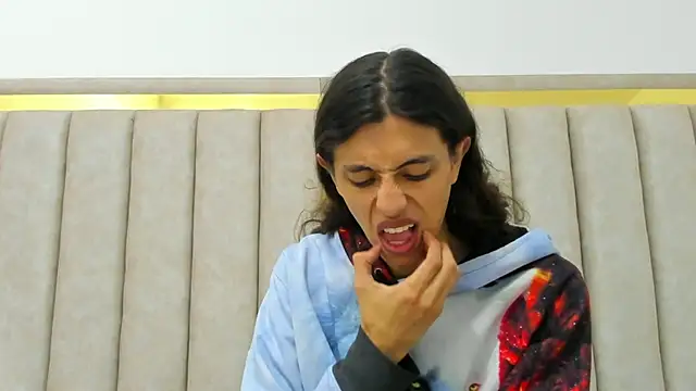 FreyaMoller online show from March 22, 6:55 pm