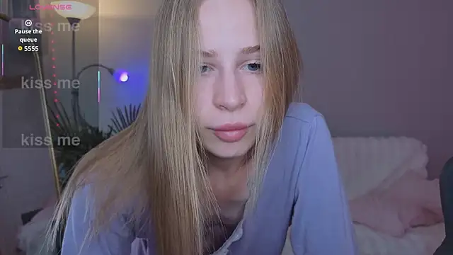 Snapshot of Elis_Fox chatting on April 30, 10:10 am Elis Fox online show from April 30, 10:10 am