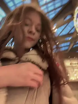 Times  Square online show from December 6, 6:04 am