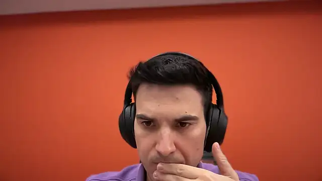 Snapshot of streamy_test11 chatting on May 26, 12:23 pm streamy test11 online show from May 26, 12:23 pm