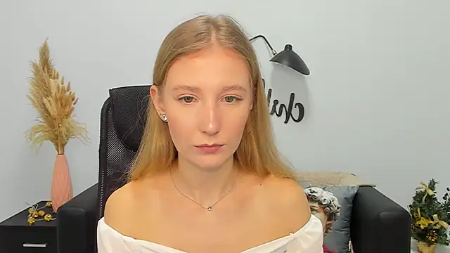 Snapshot of LolaWilsons chatting on December 29, 12:23 pm LolaWilsons online show from December 29, 12:23 pm