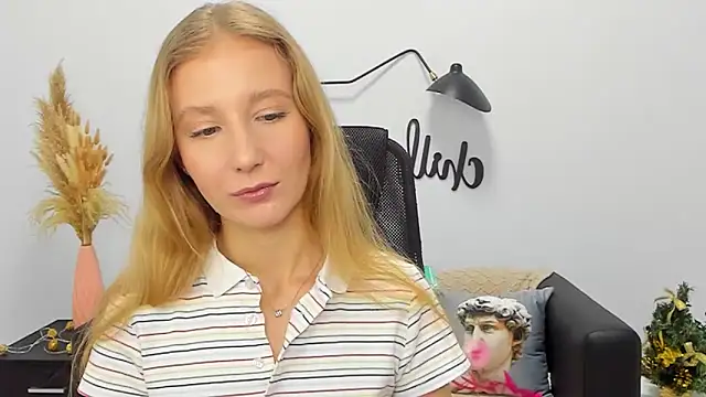 Snapshot of LolaWilsons chatting on January 5, 1:15 pm LolaWilsons online show from January 5, 1:15 pm