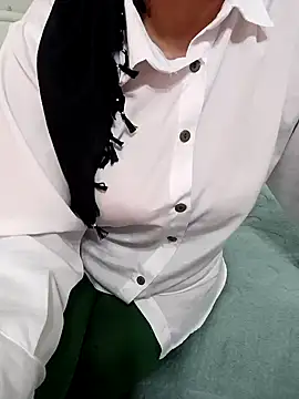 Snapshot of _Sahra_ chatting on December 2, 1:46 pm Sahra online show from December 2, 1:46 pm