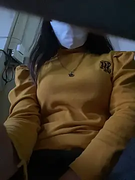 Snapshot of Tuongvy05 chatting on December 19, 1:51 pm Tuongvy05 online show from December 19, 1:51 pm