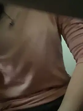 Snapshot of Tuongvy05 chatting on January 4, 2:25 am Tuongvy05 online show from January 4, 2:25 am