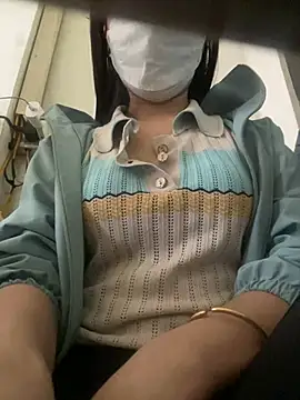 Snapshot of Tuongvy05 chatting on March 7, 5:51 am Tuongvy05 online show from March 7, 5:51 am