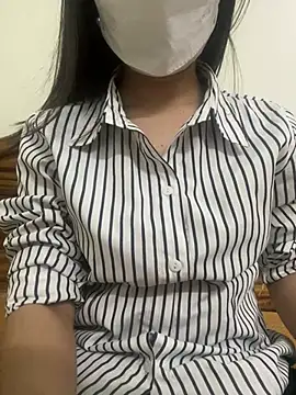 Snapshot of Tuongvy05 chatting on March 11, 6:00 am Tuongvy05 online show from March 11, 6:00 am