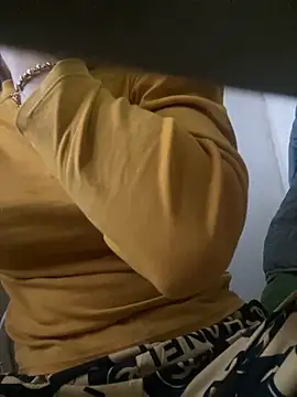 Snapshot of Tuongvy05 chatting on March 12, 2:41 am Tuongvy05 online show from March 12, 2:41 am