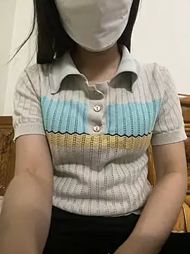 Snapshot of Tuongvy05 chatting on March 21, 4:29 pm Tuongvy05 online show from March 21, 4:29 pm