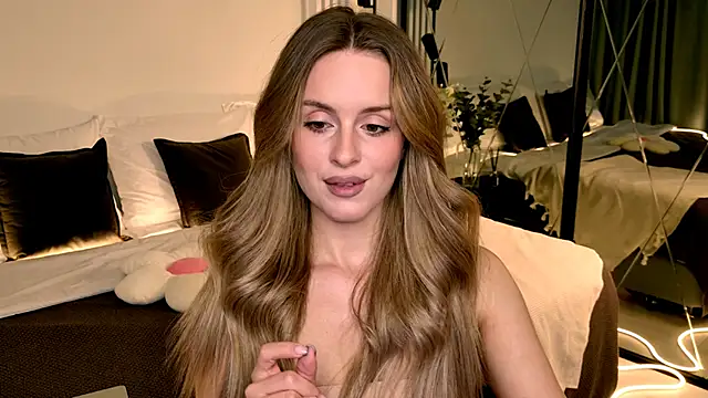 RozzitaBedberry online show from March 25, 12:44 pm