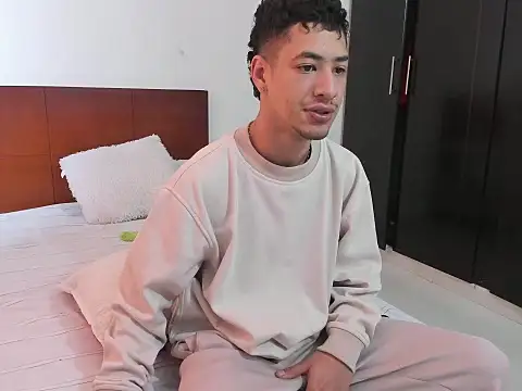 Snapshot of Chandler_ken chatting on October 20, 12:27 pm Chandler ken online show from October 20, 12:27 pm