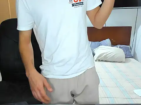 Snapshot of Chandler_ken chatting on November 26, 1:17 am Chandler ken online show from November 26, 1:17 am