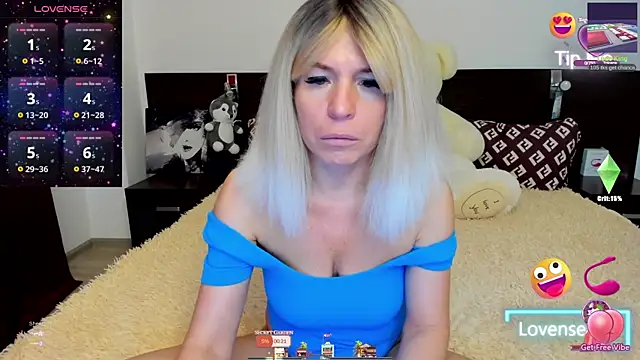 Hanna Becrett17 online show from April 1, 4:35 am