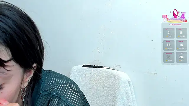 lizzy davis 1 online show from April 5, 3:36 am