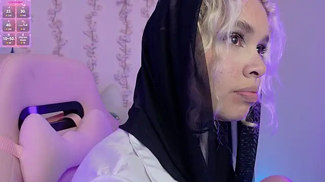 Haelycute online show from March 14, 3:45 am