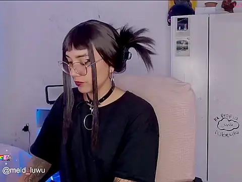 melissahowl online show from January 16, 4:00 pm