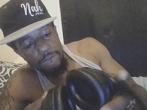 Snapshot of DreamvilleINC chatting on September 27, 2:05 am DreamvilleINC online show from September 27, 2:05 am