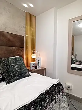 IsisBlake online show from April 6, 12:41 am