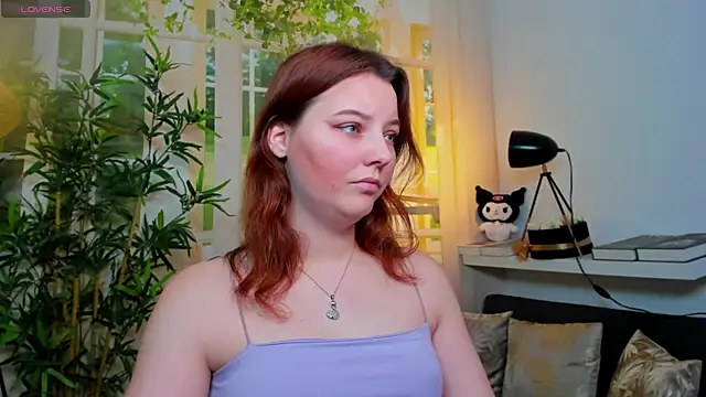 pretty little thing online show from February 2, 5:33 pm