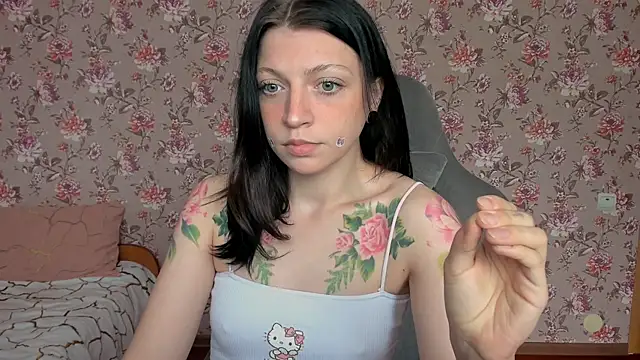 Snapshot of Lolly_Haze chatting on May 8, 3:34 am Lolly Haze online show from May 8, 3:34 am