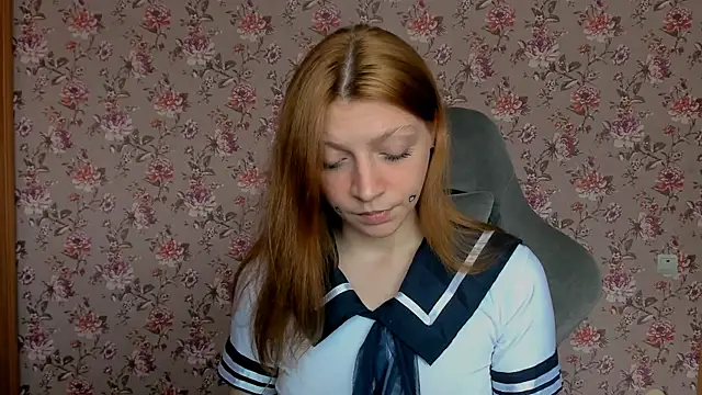 Snapshot of Lolly_Haze chatting on June 12, 4:11 am Lolly Haze online show from June 12, 4:11 am