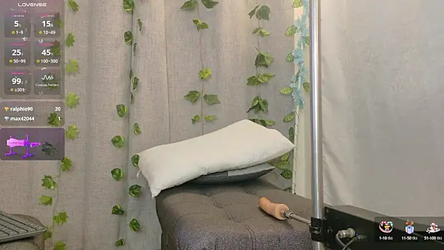 Snapshot of Iamkarlaa_doll chatting on December 18, 10:35 pm Iamkarlaa doll online show from December 18, 10:35 pm