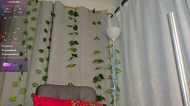 Snapshot of Iamkarlaa_doll chatting on January 9, 12:25 am Iamkarlaa doll online show from January 9, 12:25 am