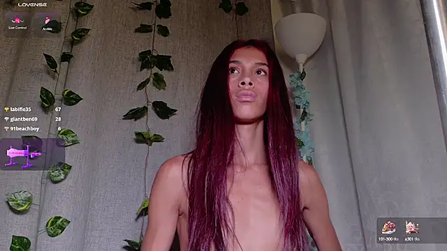 Snapshot of Iamkarlaa_doll chatting on January 27, 10:06 pm Iamkarlaa doll online show from January 27, 10:06 pm