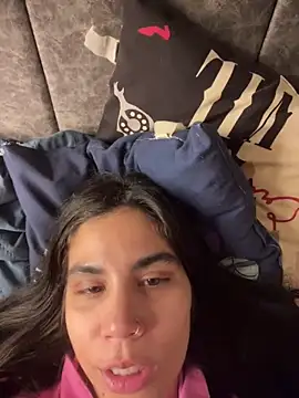 Snapshot of Cuteandhornyy chatting on December 4, 7:22 pm Cuteandhornyy online show from December 4, 7:22 pm