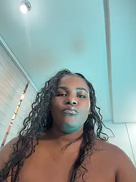 Snapshot of MAREIA_25 chatting on May 7, 3:28 pm MAREIA 25 online show from May 7, 3:28 pm