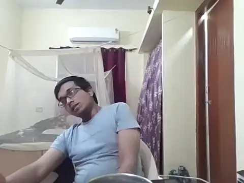 Snapshot of THE_NAKED_BOY chatting on February 1, 4:55 am THE NAKED BOY online show from February 1, 4:55 am